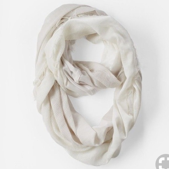 Simply Vera Vera Wang Accessories - 🎉HP🎉🆕White/Mint Infinity Scarf